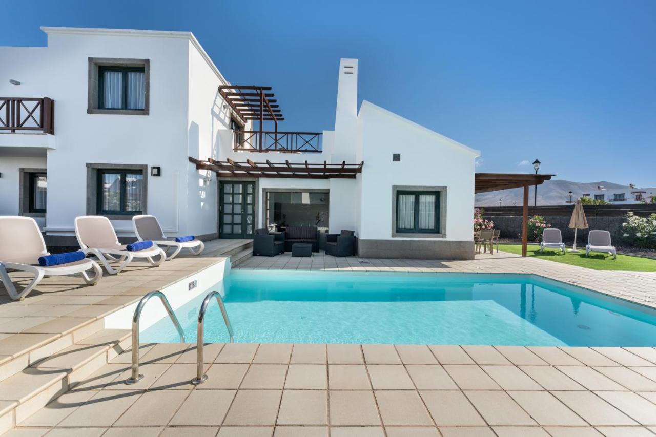 Villas Camelot By Escape Home Playa Blanca  Exterior photo