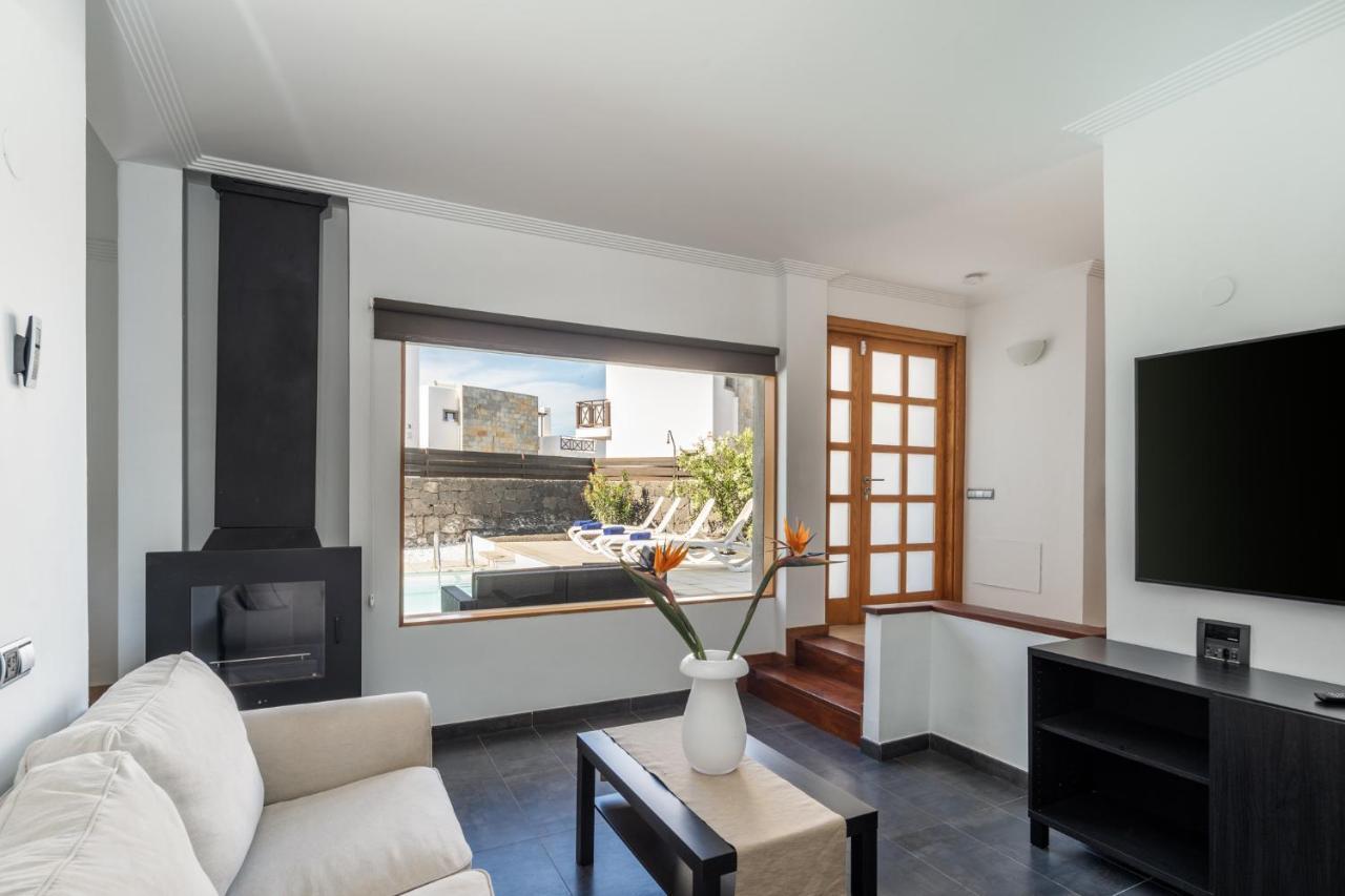 Villas Camelot By Escape Home Playa Blanca  Exterior photo